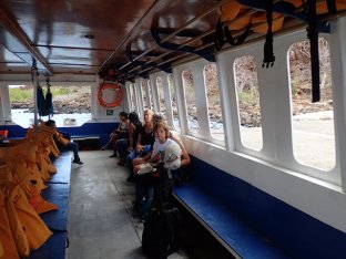 Les Galapagos nous voici, 10mn de bateau et 30 mn de bus encore!! Dernier effort.